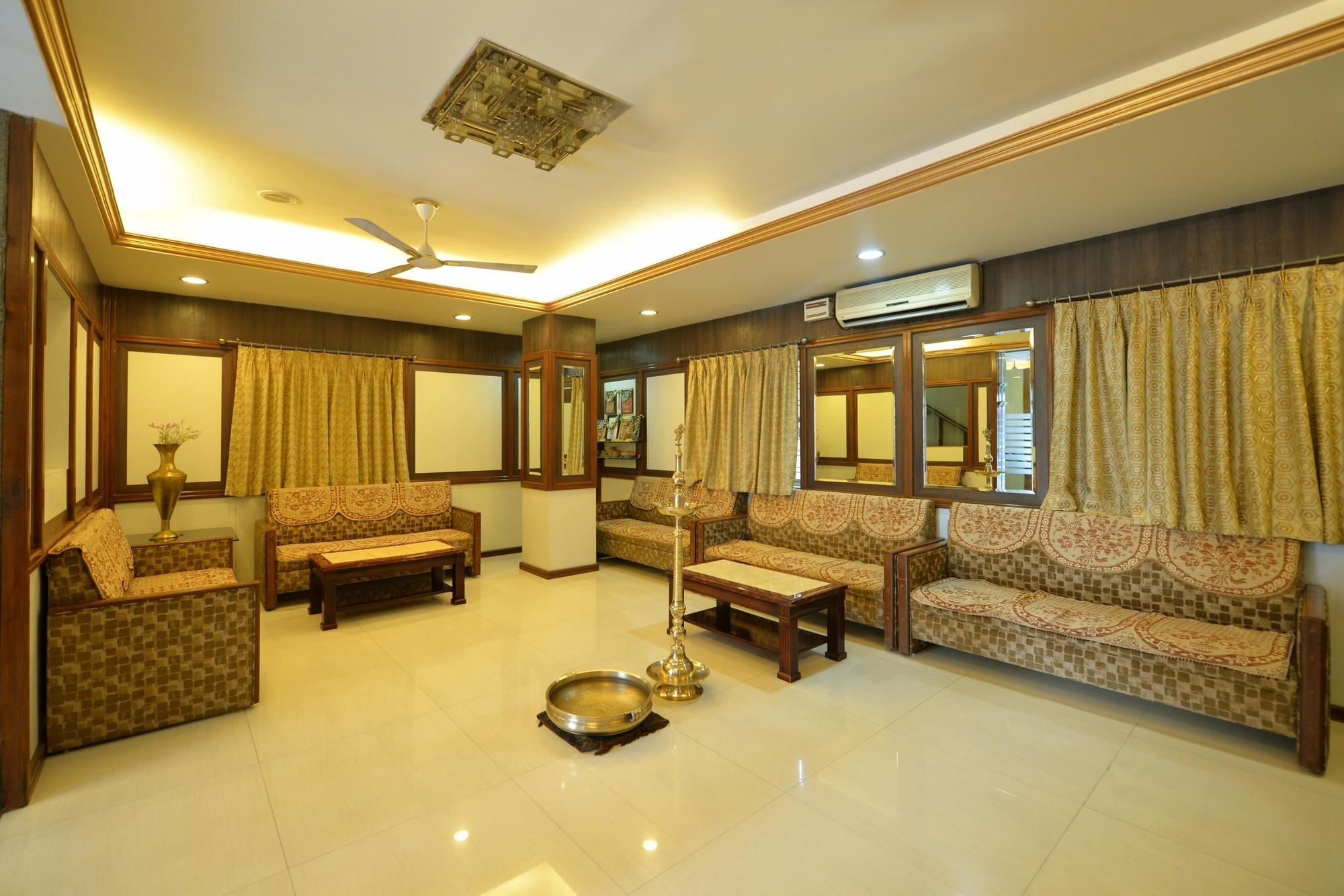Hotel O Surya Residency Hyderabad Exterior photo